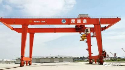   衛(wèi)華起重，飛天入海！